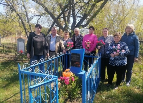 Во всех сельских поселениях Мценского района прошли возложения цветов к братским захоронениям и памятным знакам