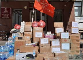 10 мая администрация Мценского района отправила почти тонну гуманитарной помощи, которая будет передана нашим бойцам.