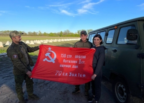 Глава Мценского района Екатерина Ерохина передала медикам из зоны специальной военной операции автомобиль УАЗ.