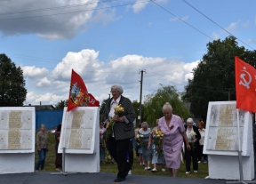  20 июля на братском захоронении в д. Апальково прошло торжественное мероприятие, приуроченное к освобождению Мценского района от немецко-фашистских захватчиков