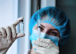 Минздрав РФ опубликовал ответы на часто задаваемые вопросы о вакцинации от COVID-19